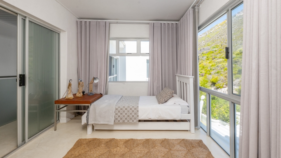 6 Bedroom Property for Sale in Agulhas Western Cape